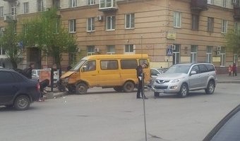 В Волгограде в ДТП попала маршрутка с пассажирами