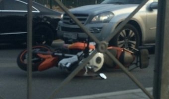 На Парашютной насмерть разбился мотоциклист с пассажиром