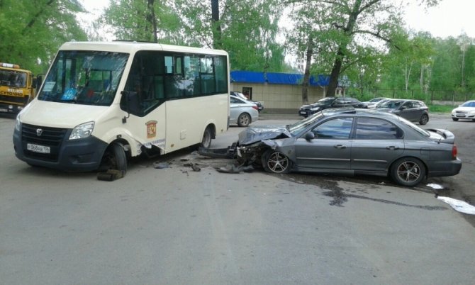 Пять человек пострадали в ДТП с маршруткой в Воронеже (1).jpg