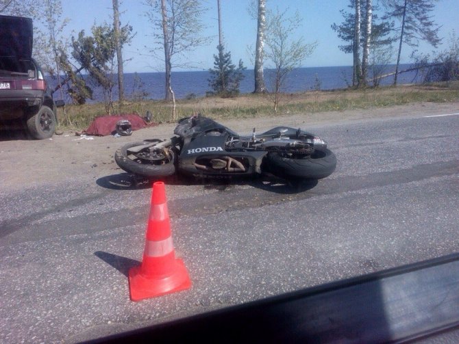 В Лебяжьем разбился мотоциклист (3).jpg