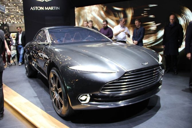 Aston Martin DBX (7).jpg