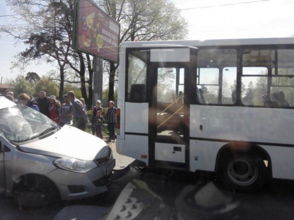 На Выборгском шоссе в ДТП с маршруткой погиб человек (1).jpg