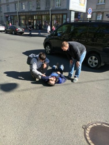 В Петербурге на перекрестке Ленсовета и Типанова сбили велосипедиста (2).jpeg