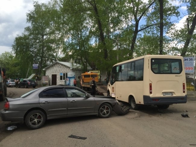 Пять человек пострадали в ДТП с маршруткой в Воронеже (2).jpg