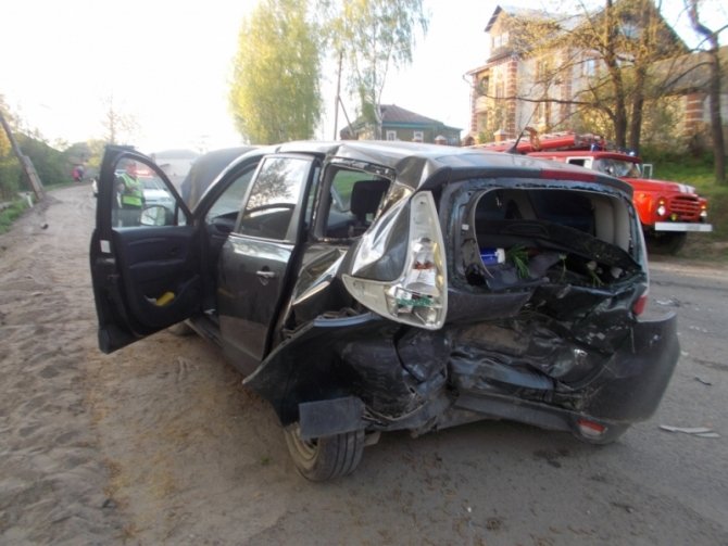 В Яранске девушка на Audi спровоцировала ДТП с пятью пострадавшими (1).jpg