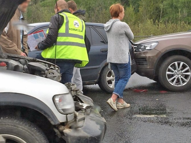 На Выборгском в Петербурге шоссе столкнулись четыре автомобиля (10).jpg