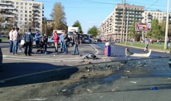 На проспекте Маршала Блюхера в ДТП погибли мотоциклист с пассажиркой