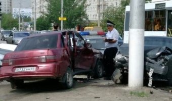 В Волгограде водитель ВАЗа устроил массовое ДТП