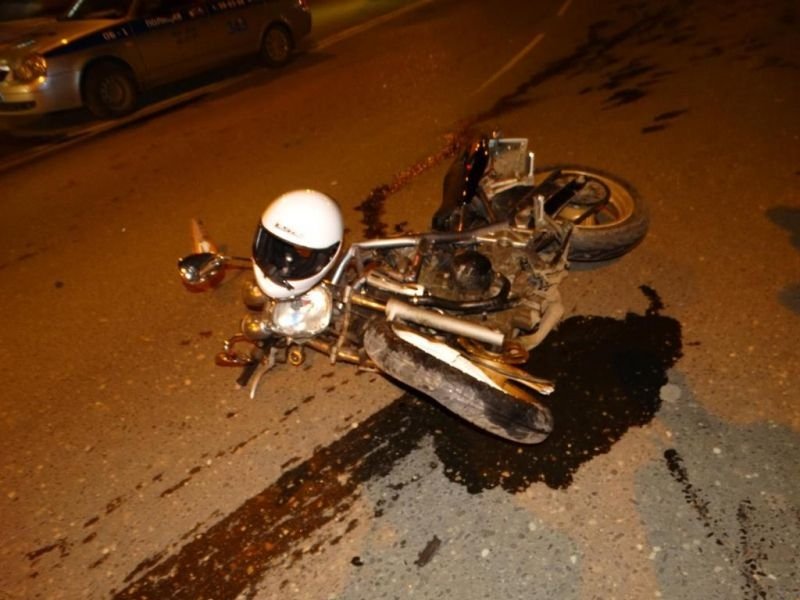 В сочи разбился мотоциклист. В Астрахани разбился мотоциклист. Мотоциклисты Астрахань.