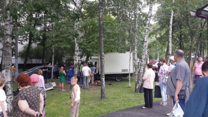 В ДТП с грузовиком и такси в Москве пострадал человек (2).jpg