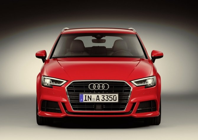 Audi объявили российские цены на обновленную линейку Audi A3 (3).jpg