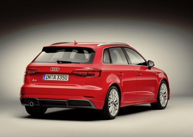 Audi объявили российские цены на обновленную линейку Audi A3 (5).jpg