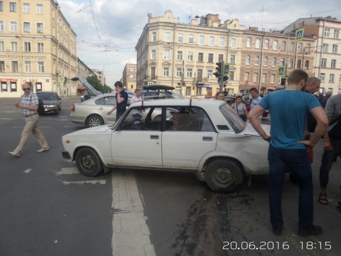 ДТП на перекрестке Лиговсокго и Курской улицы