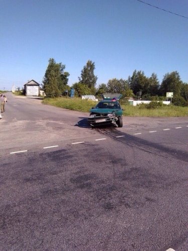 В Гатчинском районе Ленобласти в ДТП погиб мотоциклист (1).jpg