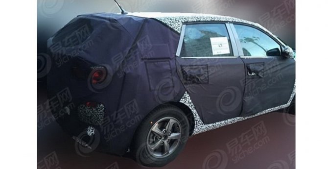 Новое поколение Hyundai Elantra вышло на тесты (1).jpg