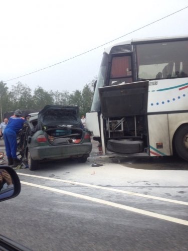 В ДТП с туристическим автобусом в Ленобласти погиб человек (3).jpg