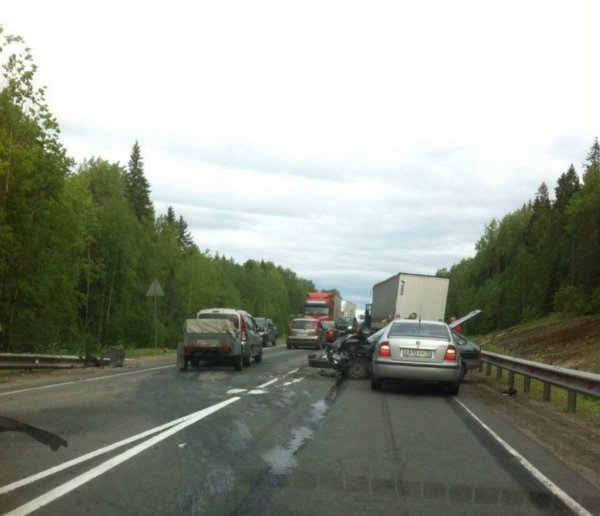 В Карелии на трассе произошло массовое ДТП с пострадавшими (2).jpg