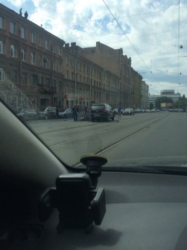 В Петербурге на Троицком байкер попал под машину (1).jpg