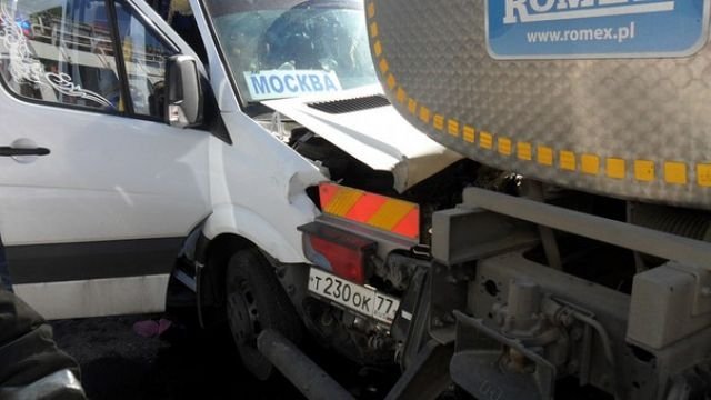 В ДТП с молоковозом под Иваново пострадали 12 человек (3).jpg