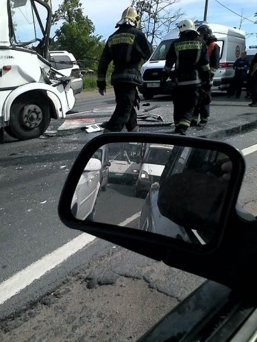 В ДТП с маршруткой в Петербурге пострадали шесть человек (4).jpg