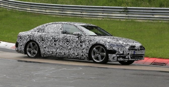 Седан Audi A8 нового поколения вышел на тесты (3).jpg