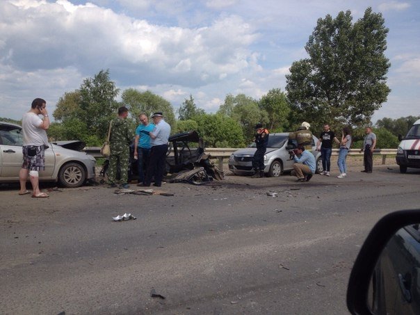 На Северной окружной в Рязани автомобиль в ДТП разорвало на части (7).jpg