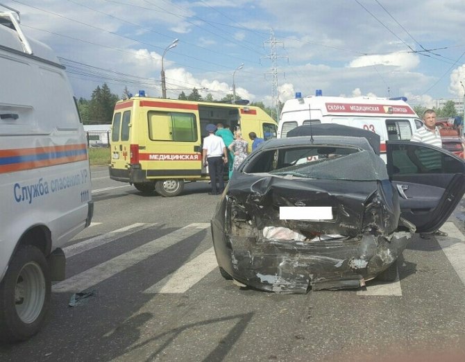 В Ижевске пьяный водитель устроил массовое ДТП с пострадавшими (4).jpg
