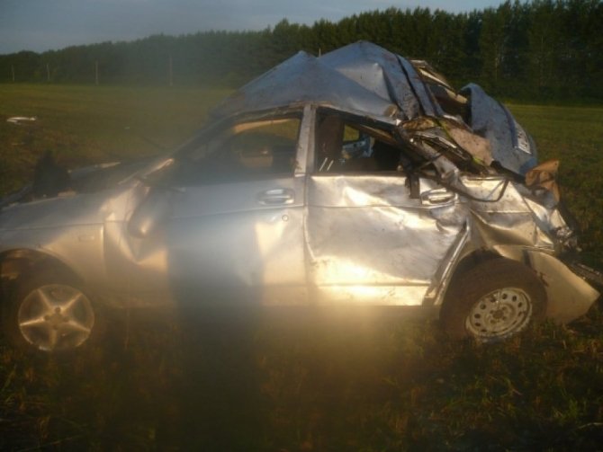 В Буинском районе автомобиль упал с дамбы погибли два человека (4).jpg