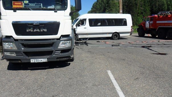 В ДТП с молоковозом под Иваново пострадали 12 человек (1).jpg