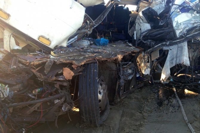 Девять человек погибли в ДТП с автобусом и прицепом грузовика Дагестан (10).jpg