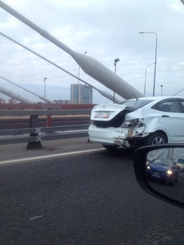 В Петербурге ВАЗ опрокинул самосвал (3).jpg