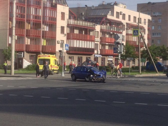 В ДТП на Варшавской улице пострадали три человека (3).jpg