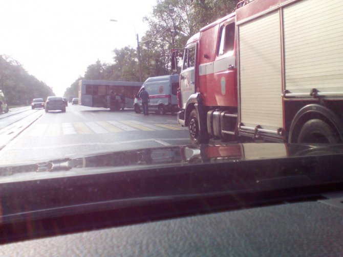 В Петергофе столкнулись два автобуса (2).jpg