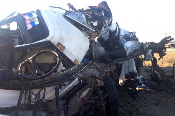 Девять человек погибли в ДТП с автобусом и прицепом грузовика Дагестан (11).jpg