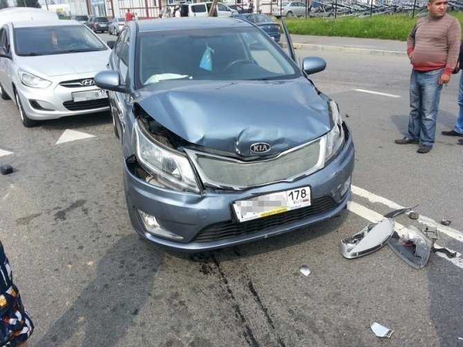 Автомобиль перевернулся в массовом ДТП возле Александровской больницы (1).JPG