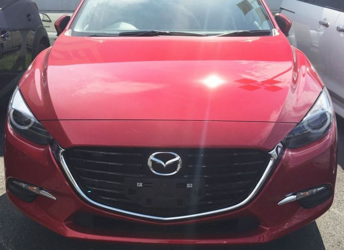 В Сети появились фото нового хэтчбека Mazda3 (1).png