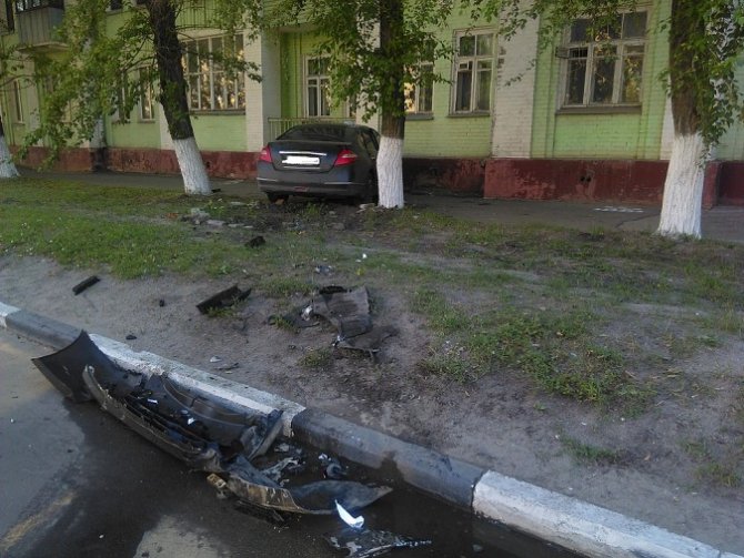 Пьяный водитель спровоцировал ДТП с четырьмя пострадавшими на Шереметевском проспекте (6).jpg
