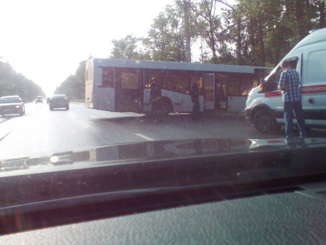 В Петергофе столкнулись два автобуса (1).jpg