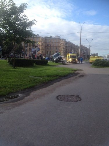 В ДТП на Варшавской улице пострадали три человека (4).jpg