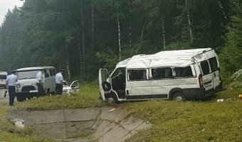 Под Иркутском перевернулась маршрутка: один человек погиб, семеро пострадали
