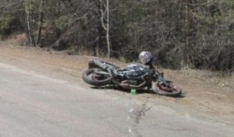 На Урале мотоциклист сгорел заживо, врезавшись в дерево