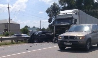 В Краснодаре водитель, которому стало плохо, спровоцировал ДТП с грузовиком