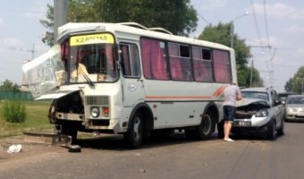 В ДТП с маршруткой в Оренбурге пострадали девять человек