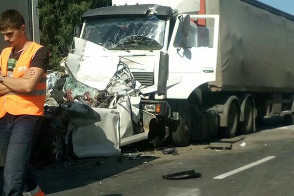 Под Новосибирском в ДТП с грузовиками погибли три человека 1.jpg