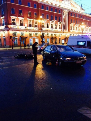 На Невском проспекте в Петербурге в ДТП погиб мотоциклист (10).jpg