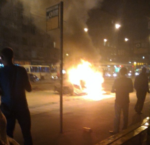 В Петербурге на Стачек взорвался автомобиль (11).jpg
