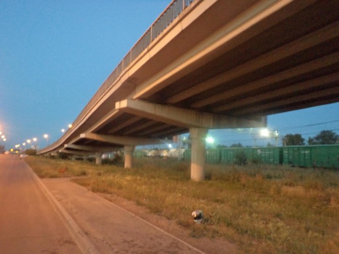 В Челябинске мотоциклист погиб, упав с моста (2).jpg