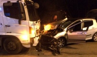 В Петербурге в ДТП с мусоровозом погиб водитель иномарки