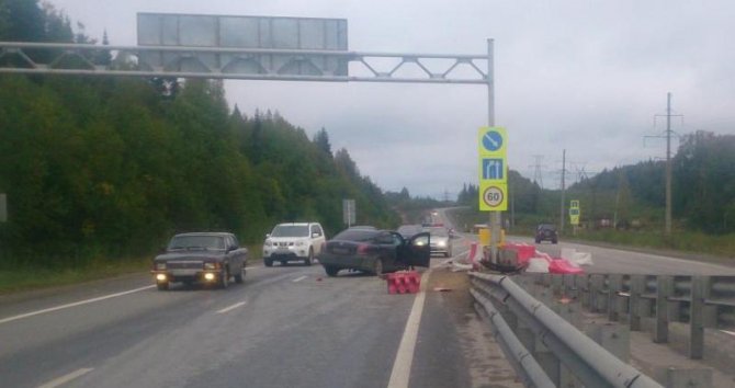 В Перми иномарка врезалась в столб пострадал ребенок (2).jpg