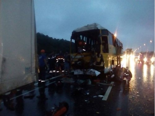 Под Ростовом в ДТП с автобусом и фурами серьезно ранены шесть человек (1).jpg